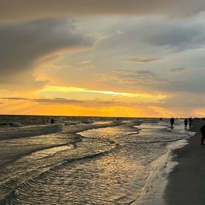 Meet your Posher, Dana